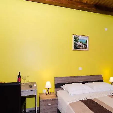 Old Town Guest house 3*