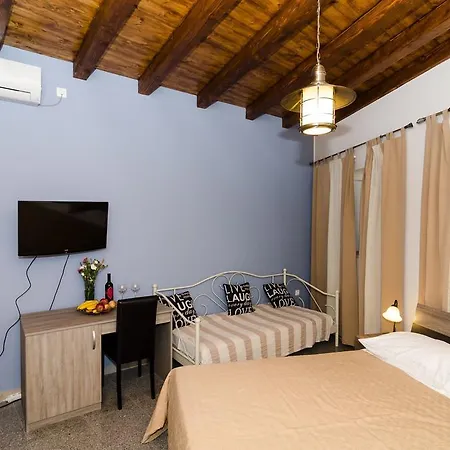 Guest house Old Town 3*
