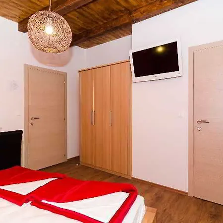 Old Town Guest house 3*
