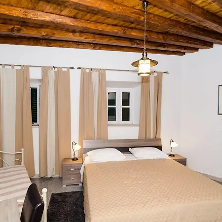 Guest house Old Town 3*