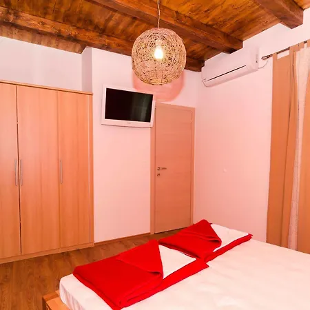 Old Town Guest house 3*